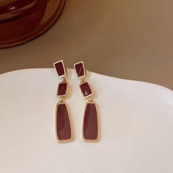 Burgundy Geometric Shape Dangle Earrings Elegant Simple Style Zinc Alloy Jewelry - Picture 1 of 3